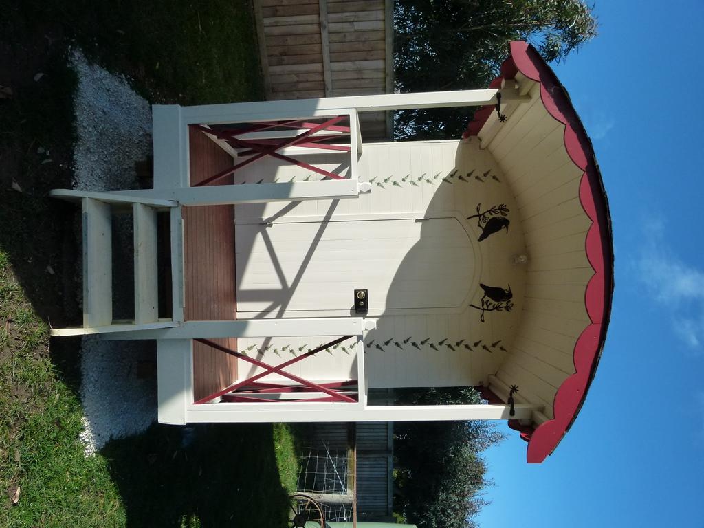 Wacky Stays - Unique Farm-Stay Glamping Rentals, Free Animal Feeding Tours Kaikoura Dış mekan fotoğraf