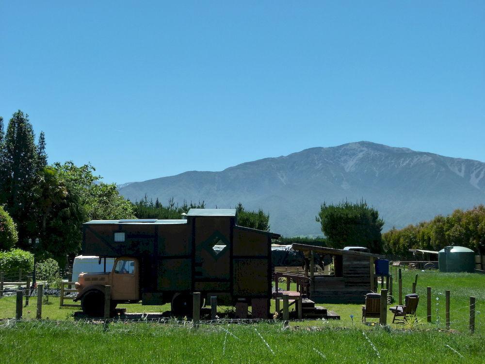 Wacky Stays - Unique Farm-Stay Glamping Rentals, Free Animal Feeding Tours Kaikoura Dış mekan fotoğraf