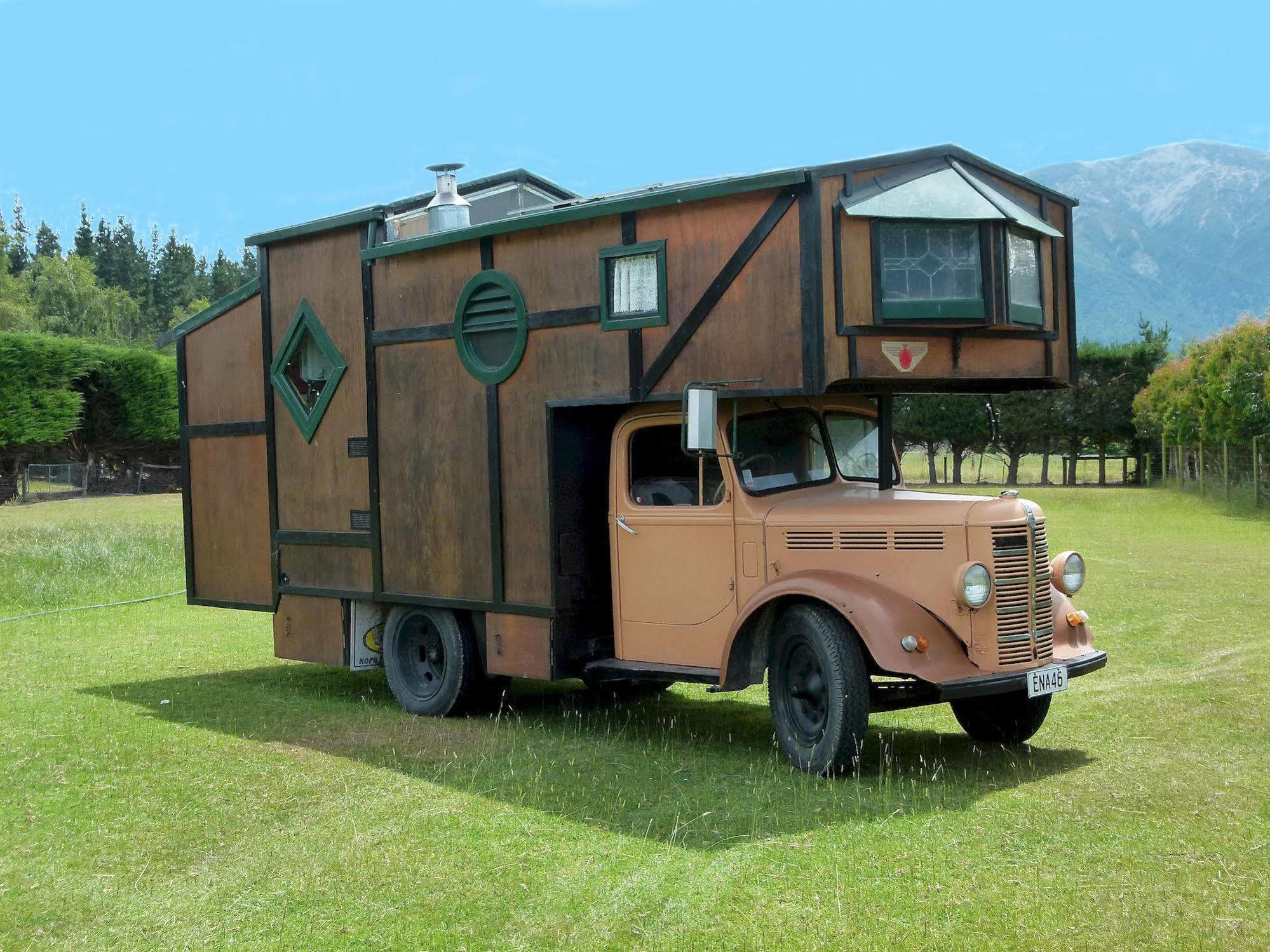 Wacky Stays - Unique Farm-Stay Glamping Rentals, Free Animal Feeding Tours Kaikoura Dış mekan fotoğraf