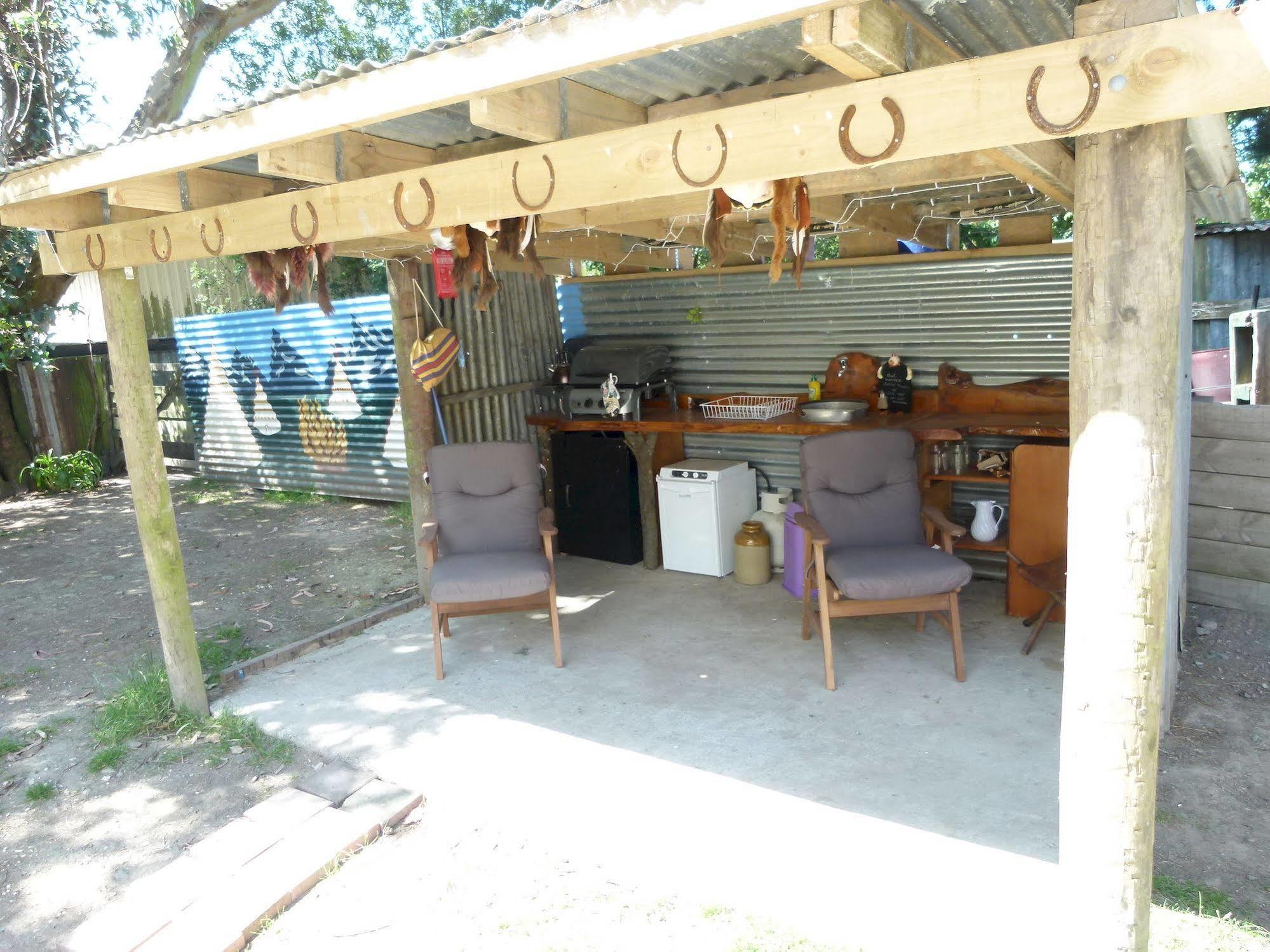 Wacky Stays - Unique Farm-Stay Glamping Rentals, Free Animal Feeding Tours Kaikoura Dış mekan fotoğraf